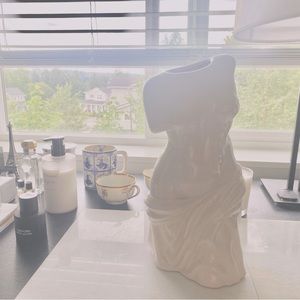 Venus de Milo statue